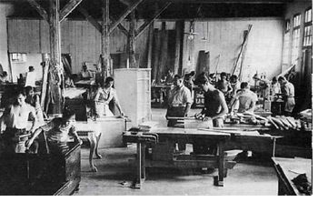 Το ξυλουργείο (γύρω στα 1950)